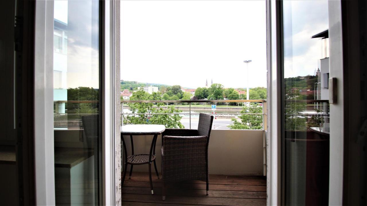 Luxury City Apartment - View Of River And Castle Wurtzbourg Extérieur photo