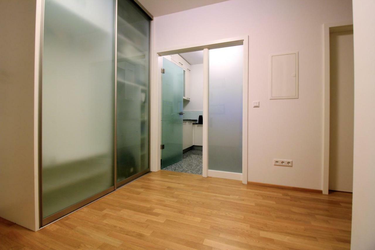Luxury City Apartment - View Of River And Castle Wurtzbourg Extérieur photo