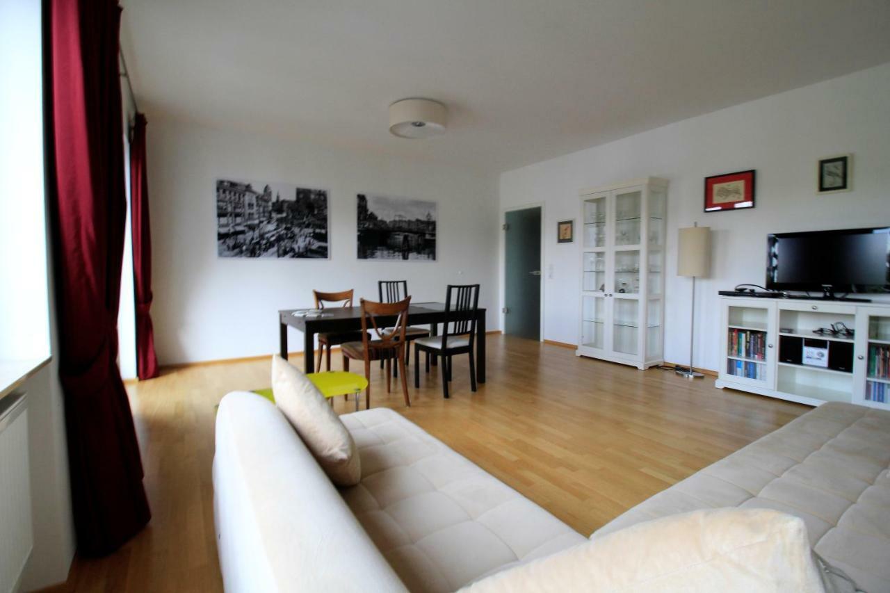 Luxury City Apartment - View Of River And Castle Wurtzbourg Extérieur photo
